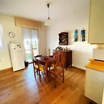 Big Apartment With Free Parking
