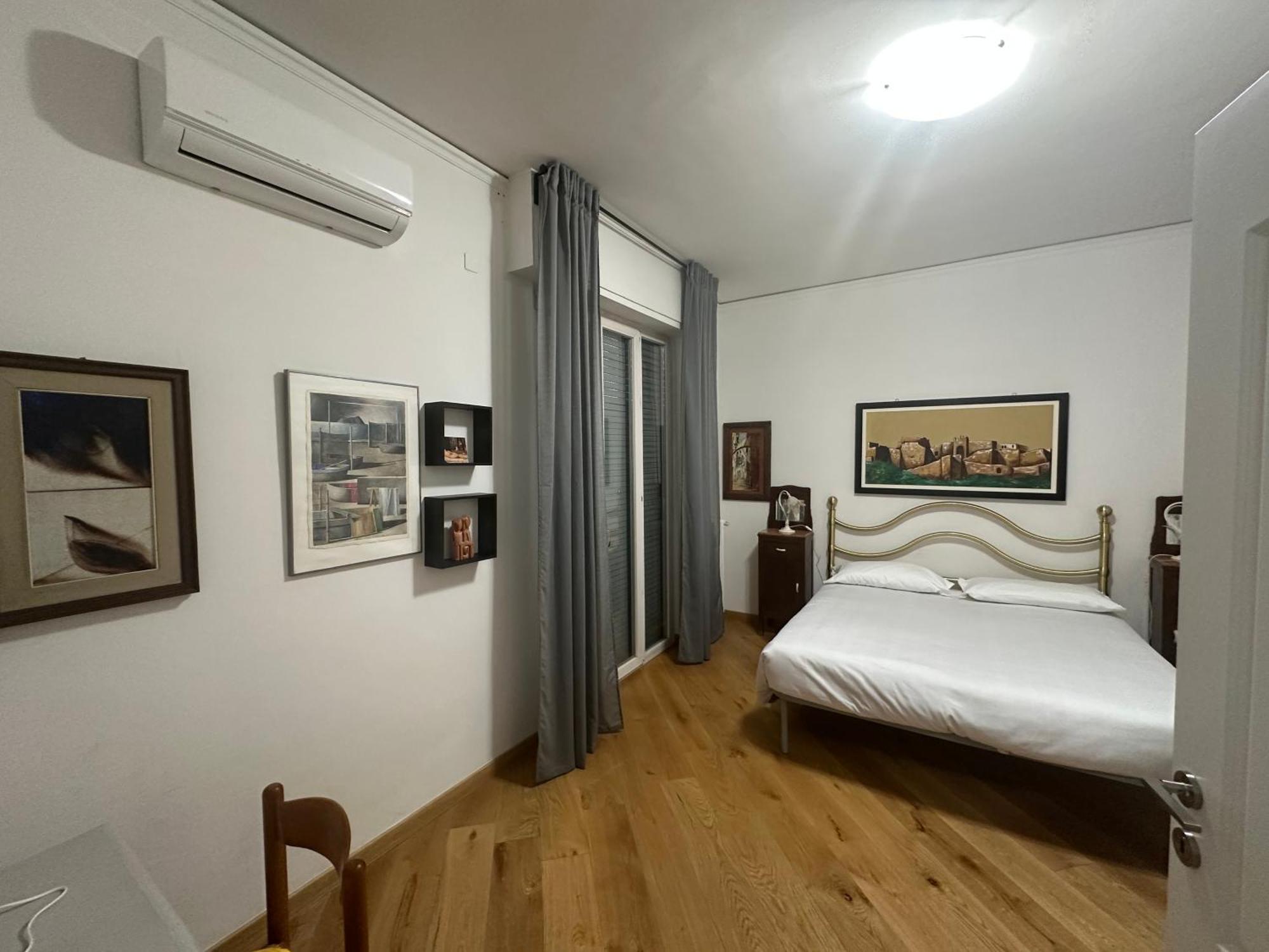 Big With Free Parking Florencia